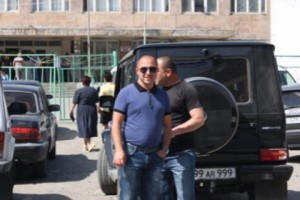 Доверенное лицо АНК: "Людей привозят на избирательный участок после предварительного 
инструктажа"
