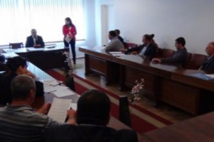 Ավագանու նիստում հինգ հոգով վեց երգ էին երգում