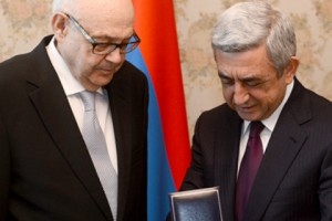 Հայոց ցեղասպանության մասին եռագրության իսպանացի հեղինակը պարգևատրվել է «Մովսես Խորենացի» մեդալով