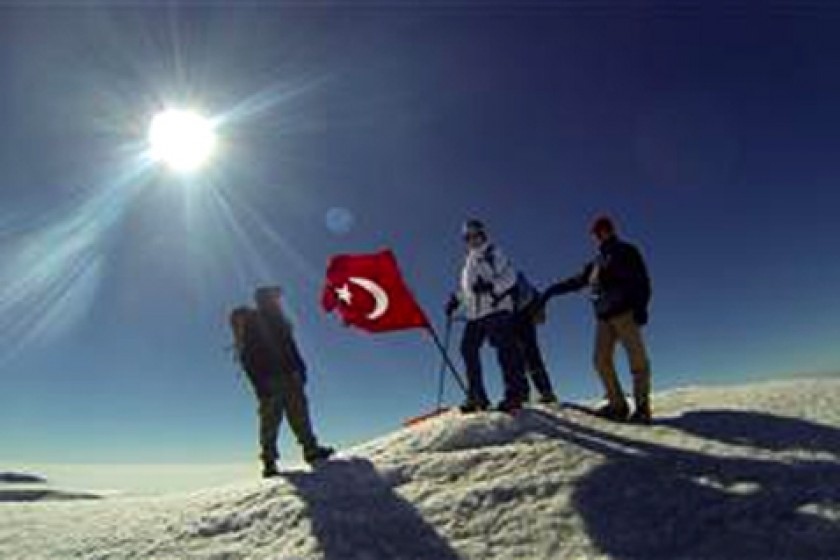 U.S. Ambassador to Turkey Climbs Mt. Ararat – &quot;Everyone Wants Peace&quot;