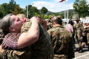 Երևանցի 650 ծնող զորամասերում հանդիպել է ժամկետային զինծառայող որդիների հետ