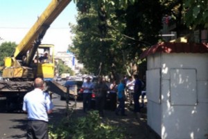 Չարենցի փողոցում ապամոնտաժվել է հեղուկ վառելիքի վաճառքի տաղավարը