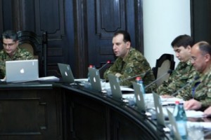 Явка на заседание в камуфляже – шизофрения, инфантилизм или мания преследования?