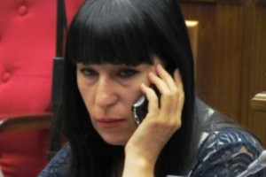 Наира Зограбян: “Из Вазгена Хачикяна нужно сделать музейный экспонат”
