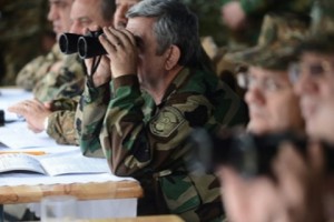 Sargsyan Views Mock Tank Battle in Artsakh