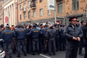 Напряженная ситуация на улице Налбандяна