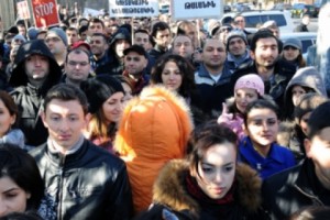 Капан поднимается на борьбу против обязательной накопительной системы