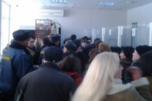 Объяснения полиции по поводу скоплений людей в паспортных отделах столицы