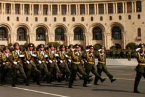Հայկական եւ ադրբեջանական բանակներ