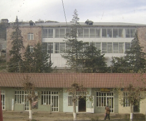 Բերդը` իր գործող եւ չգործող կուսակցություններով