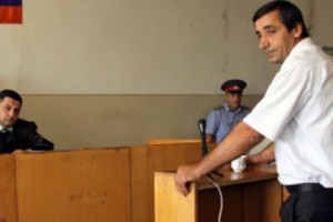 Նախկին ոստիկանապետը սկսել է կմկմալ