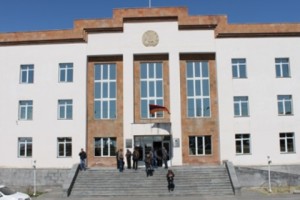Судебное заседание отложено из-за смерти брата обвиняемого