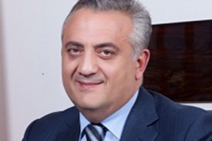 Central Bank Chairman and Wife Increase Foreign Cash Holdings