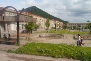 Գորիսի ընտրատեղամասում, որտեղ քվեարկելու է թեկնածու Ադունցը, վիճեցին  
հանձնաժողովի նախագահն ու քարտուղարը