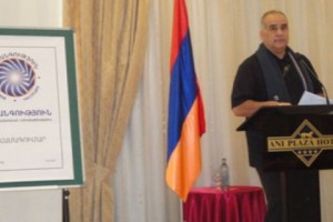 Րաֆֆի Հովհաննիսյանը վերընտրվեց
