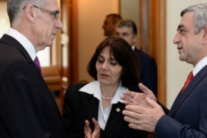 Սերժ Սարգսյանն այցելել է Հայաստանում Ֆրանսիայի դեսպանատուն