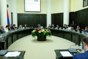 Կառավարությունը պատասխանում է. կուտակային համակարգ, «կարմիր գծեր», 
շրջանառության հարկ, ջրի խնդիր, «Նաիրիտ», Որոտանի կասկադ
