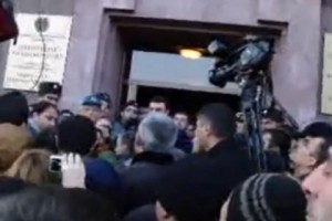 Прямое включение с митинга в Гюмри