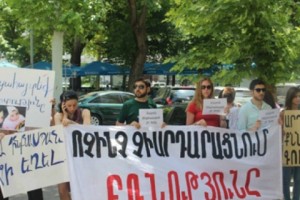 Քանդու՞մ են ընտանիքները, թե՞ աջակցում. հասարակական կառույցները` քննադատության 
թիրախ