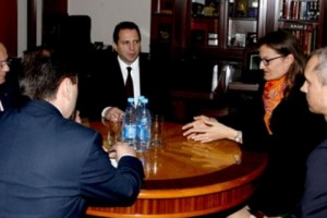 Armenian Defense Minister Thanks Outgoing Head of Red Cross Delegation