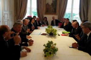 Բակո Սահակյանը հանդիպել է Ֆրանսիայի Հանրապետության մի խումբ սենատորների հետ