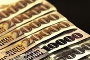 Քրեական պատասխանատվության չենթարկելու համար անձից խոշոր չափերով կաշառք է պահանջել և ստացել