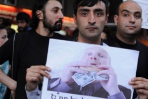 “Нет грабежу!”: “Мы платим налоги не для того, чтобы властная пирамида занималась 
демагогией”