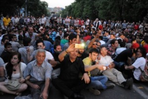 “Нет грабежу!”: “Присутствие каждого из нас обязательно”