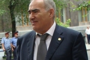 Armenian Parliament Speaker Lauds 'Independence Generation' of Young Activists; But Urges Protesters 
to Leave Baghramyan Avenue