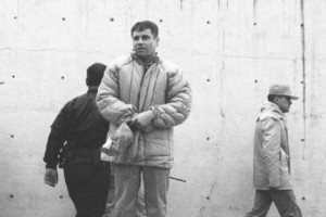 Mexican Drug Lord Escapes Jail, Triggers Manhunt
