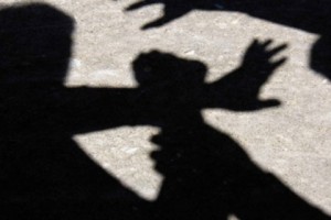 ՀՔԾ. ոստիկանները հետախուզվողին հայտնաբերելու պատրվակով մուտք են գործել տուն և բռնություն կիրառել