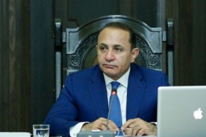 Հովիկ Աբրահամյանը կմեկնի Բելառուս