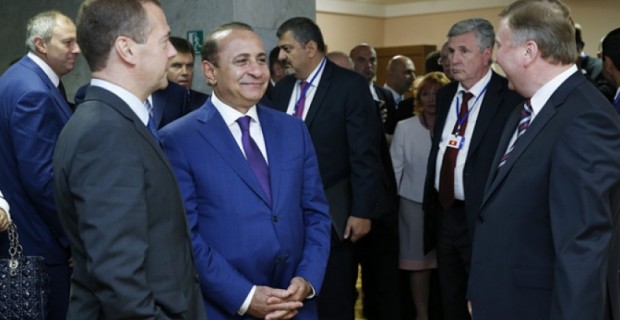 Armenian Prime Minister Signs Economic Documents at  Eurasian Meeting in Belarus