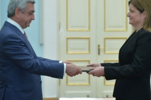 Սերժ Սարգսյանին իր հավատարմագրերն է հանձնել ՀՀ-ում Միացյալ Թագավորության արտակարգ և լիազոր դեսպանը