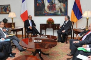 Foreign Minister Edward Nalbandian met Secretary of State for European Affairs of France Harlem 
Désir