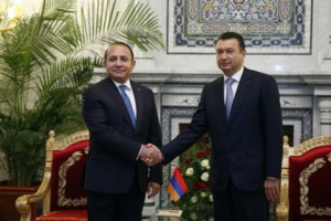 Հովիկ Աբրահամյանը հանդիպել է Տաջիկստանի վարչապետին