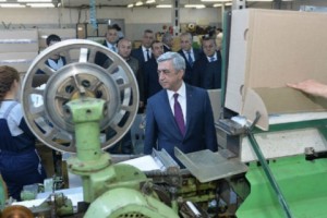 Սերժ Սարգսյանն այցելել է «Սպայկա» ընկերություն և Արարատի մարզ