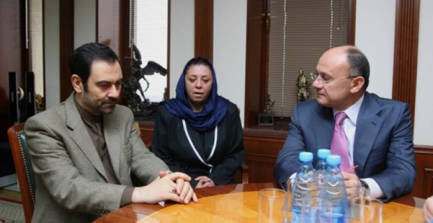 Armenian Defense Minister Hosts New Iran Ambassador