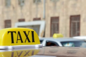 Службы такси “Лада”, “Аква”, “Ани плюс” отказались доставить наблюдателей на 
избирательные участки