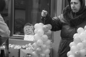  Shoushanik – Yerevan’s Optimistic Balloon Seller