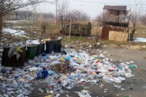 Туристов встречаем еще одной мусорной свалкой