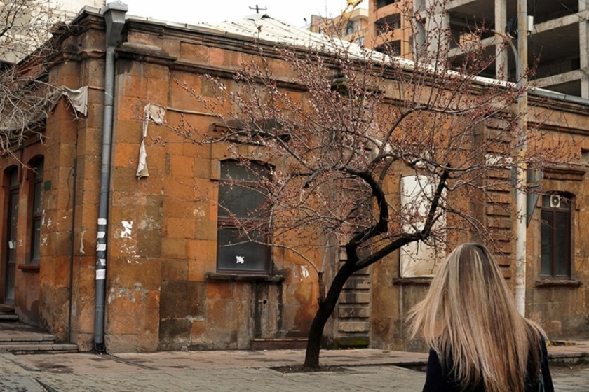 Улица туманяна ереван. Ереван ул Абовяна 1. Старые улицы Еревана. Улочки старого Еревана.