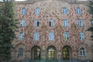 Վանաձորի քաղաքապետարանում չգիտե՞ն՝ 2015թ.-ին աշխատակիցների պարգևատրման 
ու խրախուսման համար ծախսել են 14, թե՝ 25 մլն դրամ