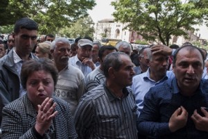 Քաղցրաշենցիները անցած տարվա մթերված խաղողի գումարն են պահանջում