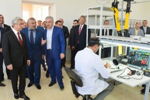 Սերժ Սարգսյանն այցելել է «Տաշիր» ընկերությունների խմբի կազմում ընդգրկված «Կասկադ» հոլդինգ