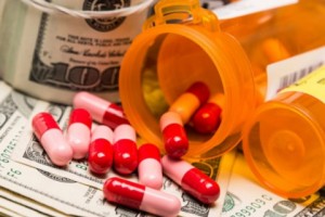 “Льготы” за счет бюджета: лекарство продается государству в два раза дороже