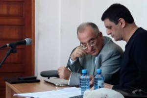 «Հայբիզնեսբանկի» վարչության նախկին նախագահ Արա Կիրակոսյանը դեռ չի 
որոշել՝ ցուցմունք կտա դատարանում, թե ոչ