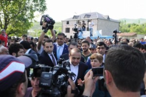 Прибывший в Гарни премьер-министр объявил об отмене Кахцрашенской программы