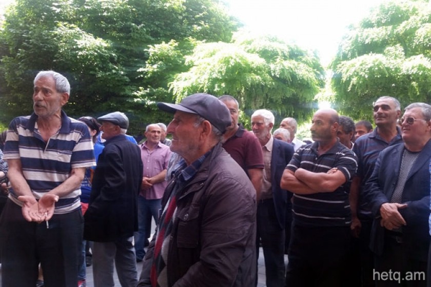  Grape Growers Demand Payment; Stage Another Protest in Yerevan