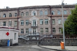 Կառավարությունը սոցիալապես անապահով քաղաքացիներին անվճար բուժօգնություն 
և սպասարկում է առաջարկում ամենաէժան և անորակ դեղերով
